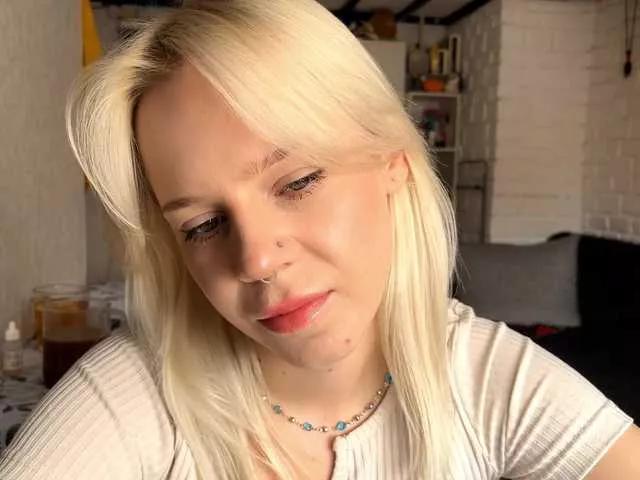 Explore our live girls sluts from our Custom and Multi clubs and checkout exclusive access to highly interactive content, such as shape, hair, titties, pussy type and many more.