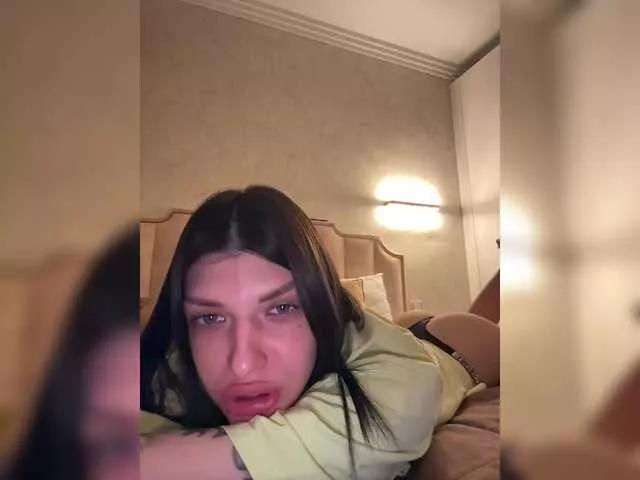 chicanogirl from BongaCams