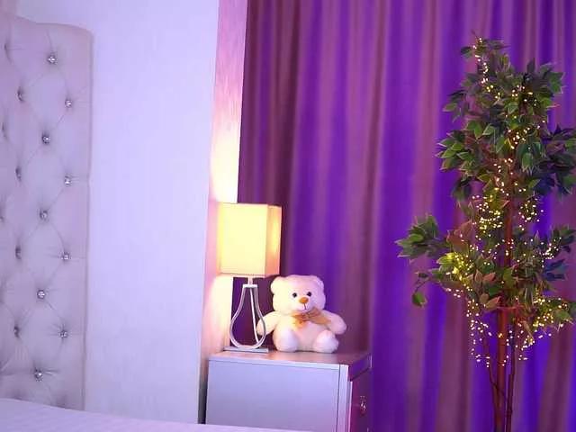 ChicaOra from BongaCams