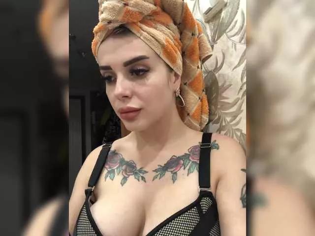 Explore our live girls sluts from our Custom and Multi clubs and checkout exclusive access to highly interactive content, such as shape, hair, titties, pussy type and many more.