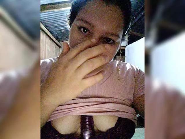 cocoblwe93 from BongaCams
