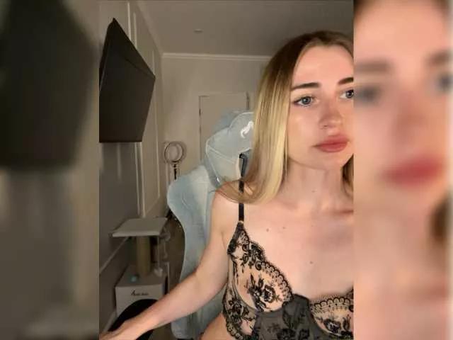 Explore our live girls sluts from our Custom and Multi clubs and checkout exclusive access to highly interactive content, such as shape, hair, titties, pussy type and many more.