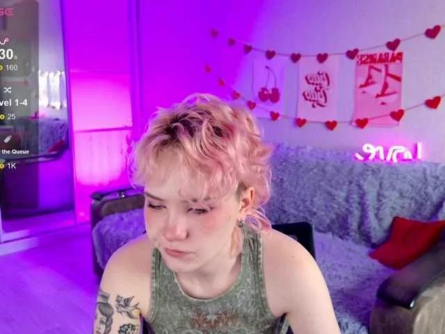 Explore our live girls sluts from our Custom and Multi clubs and checkout exclusive access to highly interactive content, such as shape, hair, titties, pussy type and many more.