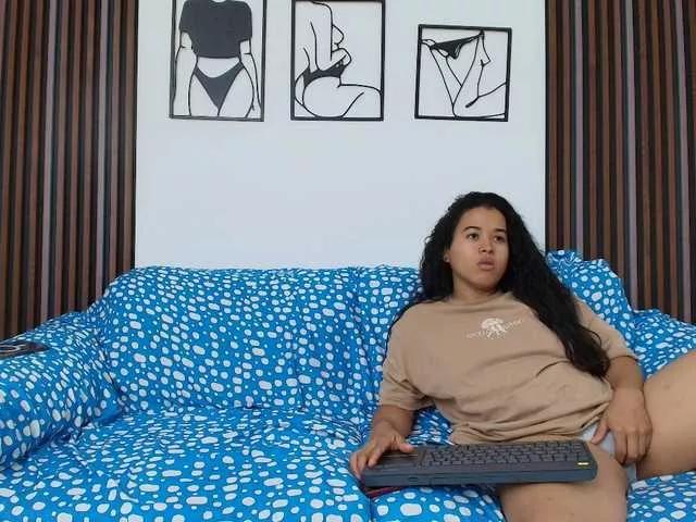 Explore our live girls sluts from our Custom and Multi clubs and checkout exclusive access to highly interactive content, such as shape, hair, titties, pussy type and many more.