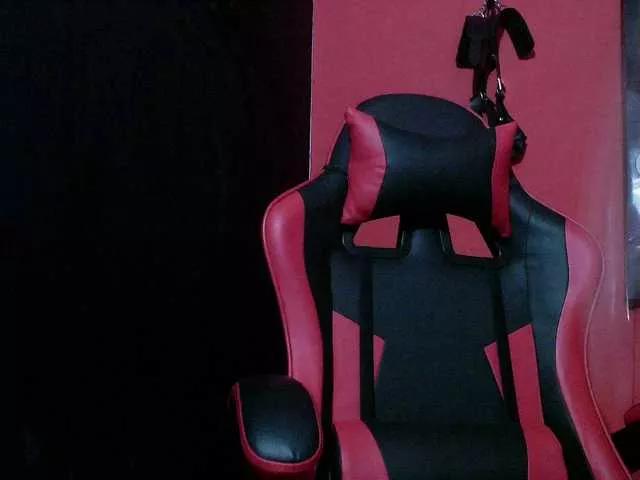 Explore our live girls sluts from our Custom and Multi clubs and checkout exclusive access to highly interactive content, such as shape, hair, titties, pussy type and many more.