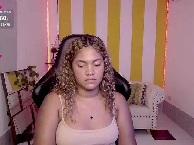 Explore our live girls sluts from our Custom and Multi clubs and checkout exclusive access to highly interactive content, such as shape, hair, titties, pussy type and many more.