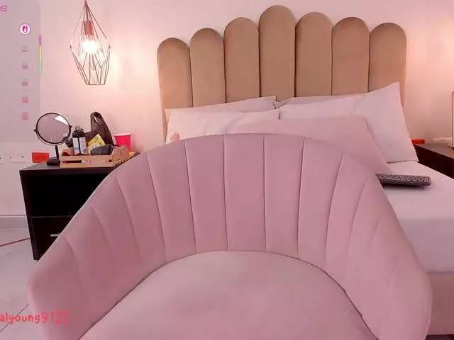 Explore our live girls sluts from our Custom and Multi clubs and checkout exclusive access to highly interactive content, such as shape, hair, titties, pussy type and many more.