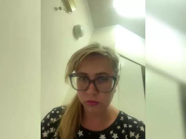 Crystal00Girl from BongaCams is Freechat