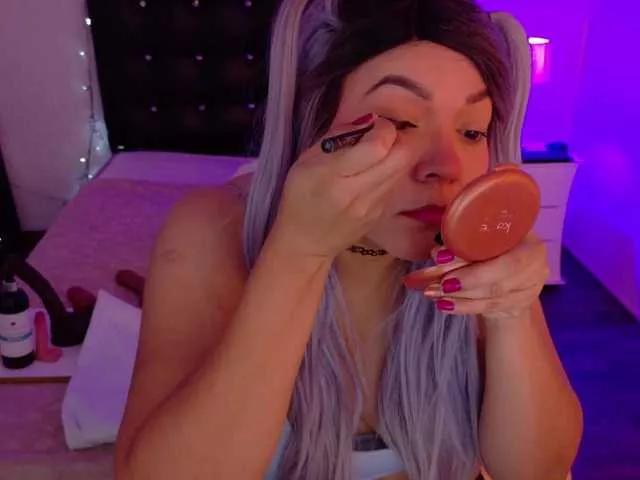 Explore our live girls sluts from our Custom and Multi clubs and checkout exclusive access to highly interactive content, such as shape, hair, titties, pussy type and many more.