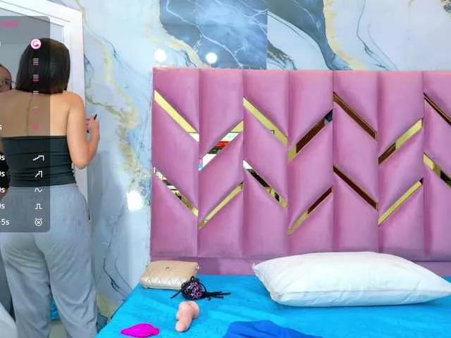Explore our live girls sluts from our Custom and Multi clubs and checkout exclusive access to highly interactive content, such as shape, hair, titties, pussy type and many more.