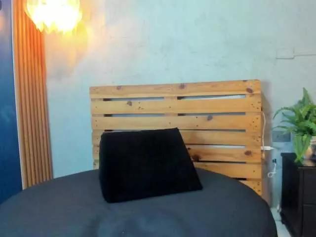daiisy-kiss from BongaCams