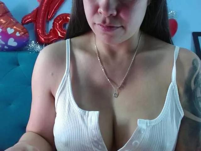 Explore our live girls sluts from our Custom and Multi clubs and checkout exclusive access to highly interactive content, such as shape, hair, titties, pussy type and many more.