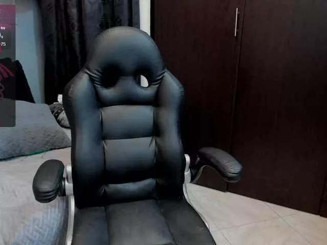 Danniamoore- from BongaCams