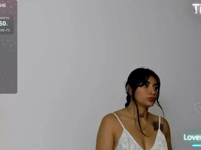 Explore our live girls sluts from our Custom and Multi clubs and checkout exclusive access to highly interactive content, such as shape, hair, titties, pussy type and many more.