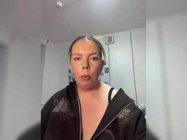 Explore our live girls sluts from our Custom and Multi clubs and checkout exclusive access to highly interactive content, such as shape, hair, titties, pussy type and many more.