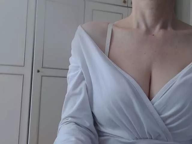 deadivina from BongaCams