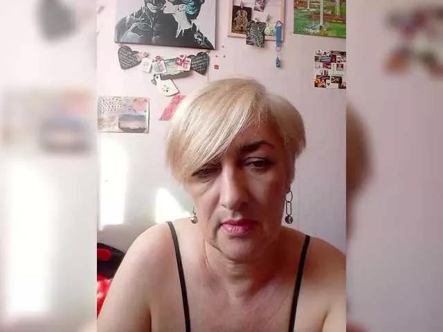 Explore our live girls sluts from our Custom and Multi clubs and checkout exclusive access to highly interactive content, such as shape, hair, titties, pussy type and many more.
