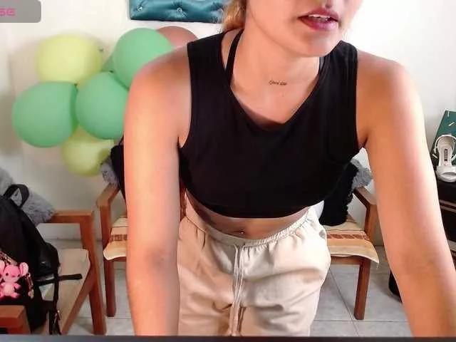 Explore our live girls sluts from our Custom and Multi clubs and checkout exclusive access to highly interactive content, such as shape, hair, titties, pussy type and many more.