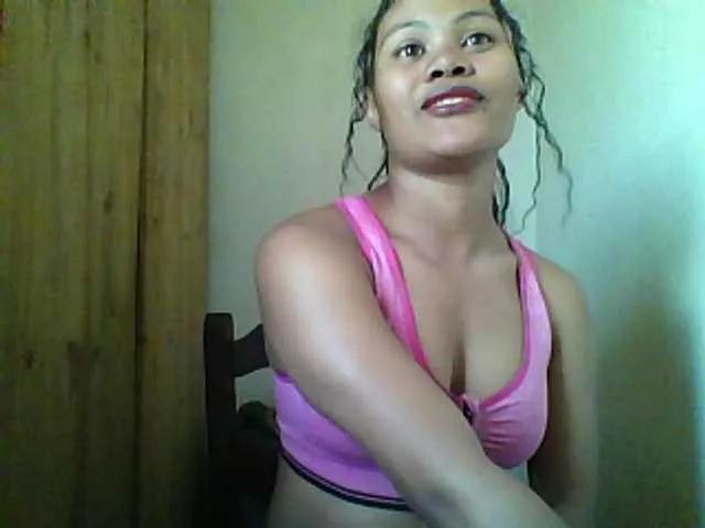 Dilliannah from BongaCams