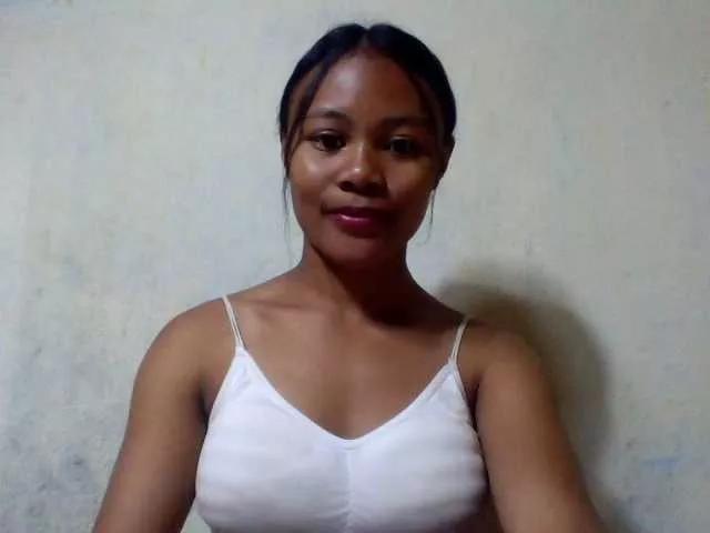 Dilliannah from BongaCams