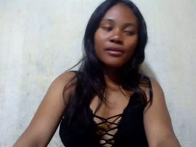 Dilliannah from BongaCams