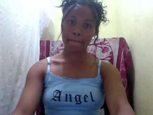Dilliannah from BongaCams