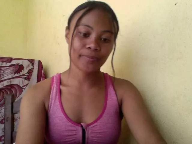 Dilliannah from BongaCams