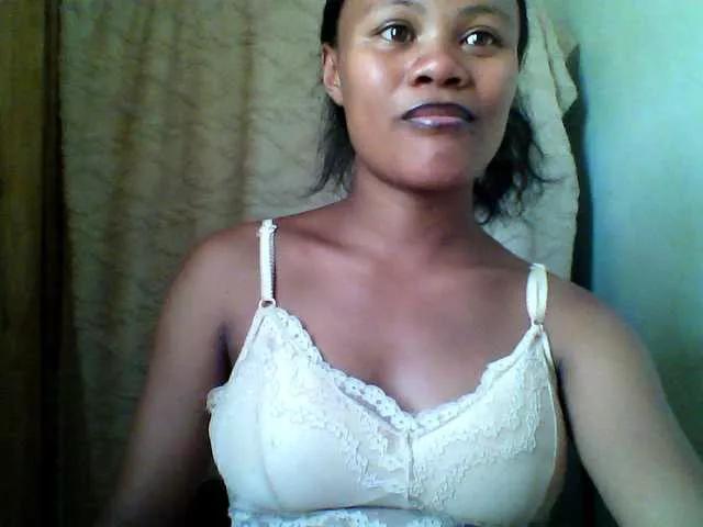 Dilliannah from BongaCams