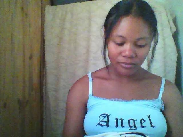 Dilliannah from BongaCams