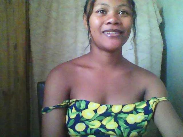 Dilliannah from BongaCams