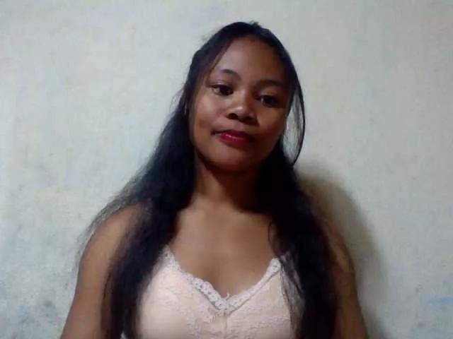Dilliannah from BongaCams
