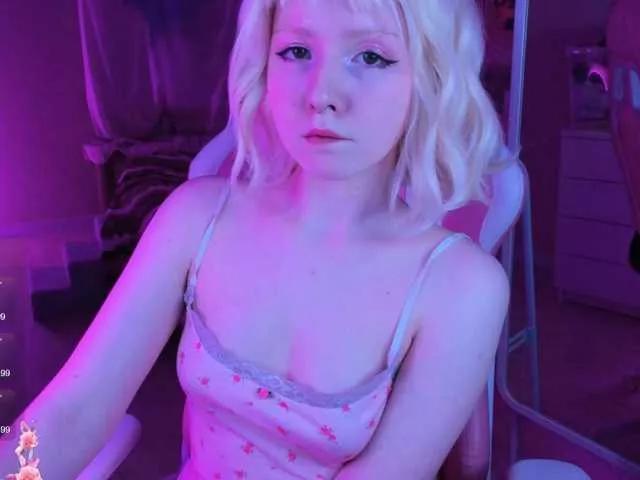 DollRose from BongaCams