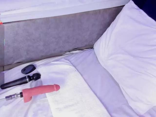 Explore our live girls sluts from our Custom and Multi clubs and checkout exclusive access to highly interactive content, such as shape, hair, titties, pussy type and many more.