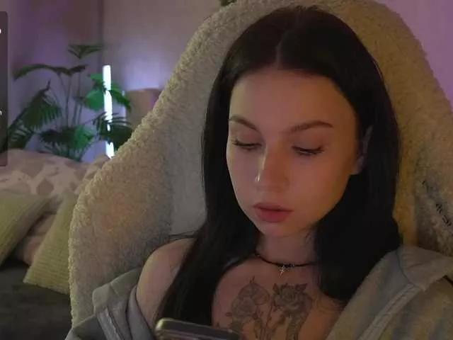 Explore our live girls sluts from our Custom and Multi clubs and checkout exclusive access to highly interactive content, such as shape, hair, titties, pussy type and many more.
