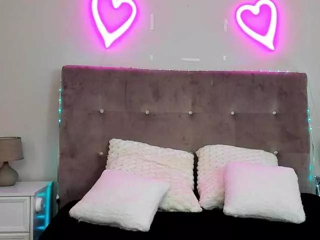 Explore our live girls sluts from our Custom and Multi clubs and checkout exclusive access to highly interactive content, such as shape, hair, titties, pussy type and many more.