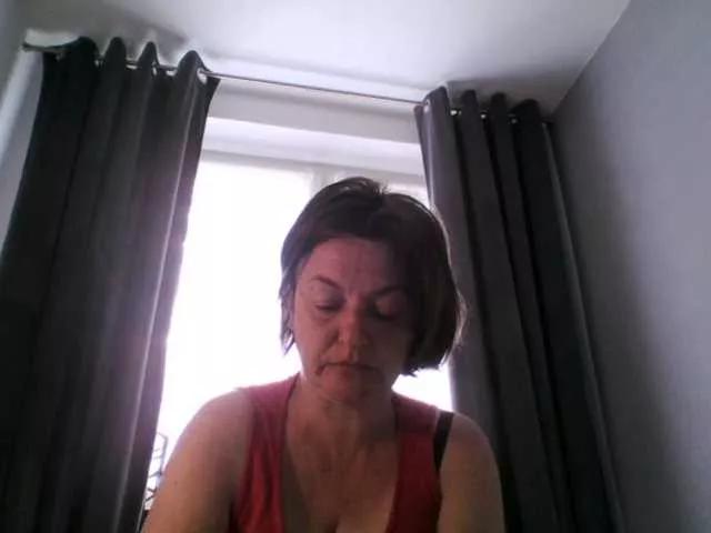 EleanorHoney from BongaCams