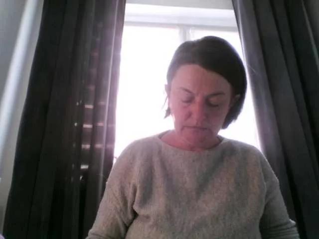 EleanorHoney webcams show profile image 