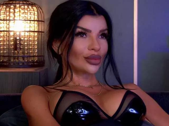 Explore our live girls sluts from our Custom and Multi clubs and checkout exclusive access to highly interactive content, such as shape, hair, titties, pussy type and many more.