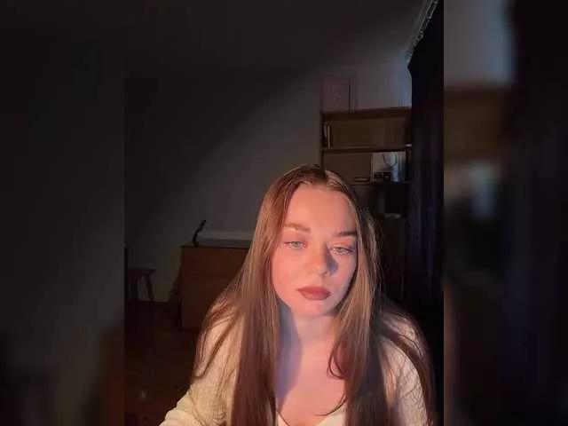 ELIIIS from BongaCams