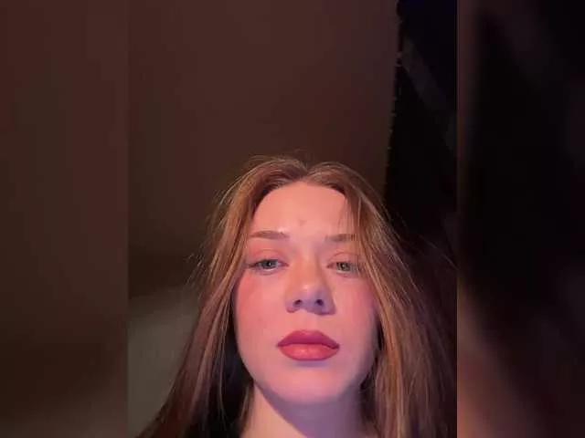 ELIIIS from BongaCams