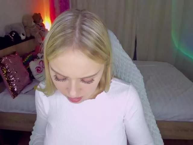 Explore our live girls sluts from our Custom and Multi clubs and checkout exclusive access to highly interactive content, such as shape, hair, titties, pussy type and many more.