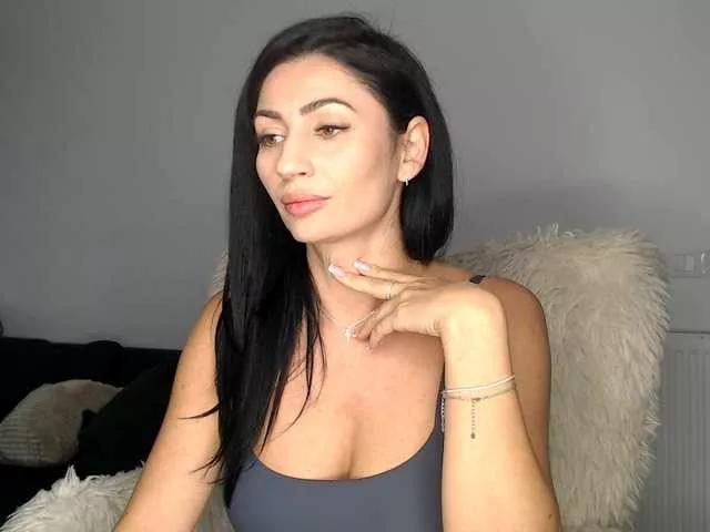 Explore our live girls sluts from our Custom and Multi clubs and checkout exclusive access to highly interactive content, such as shape, hair, titties, pussy type and many more.