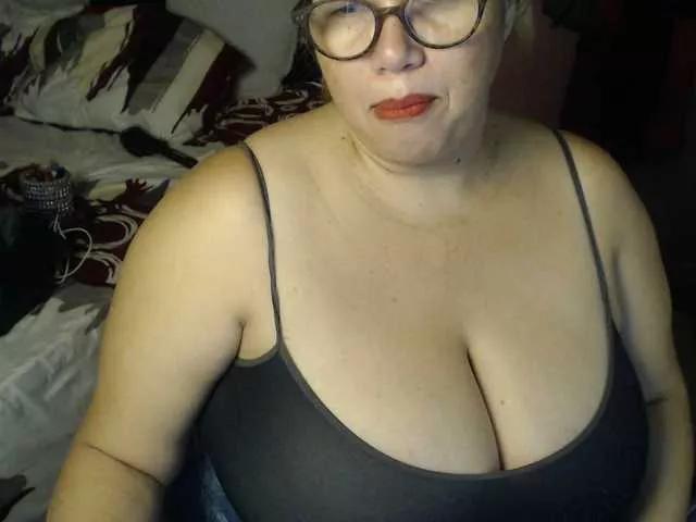 Explore our live girls sluts from our Custom and Multi clubs and checkout exclusive access to highly interactive content, such as shape, hair, titties, pussy type and many more.