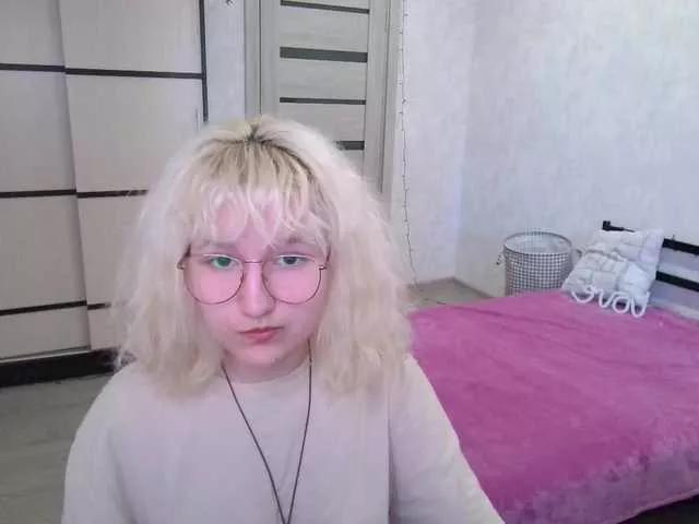 Explore our live girls sluts from our Custom and Multi clubs and checkout exclusive access to highly interactive content, such as shape, hair, titties, pussy type and many more.