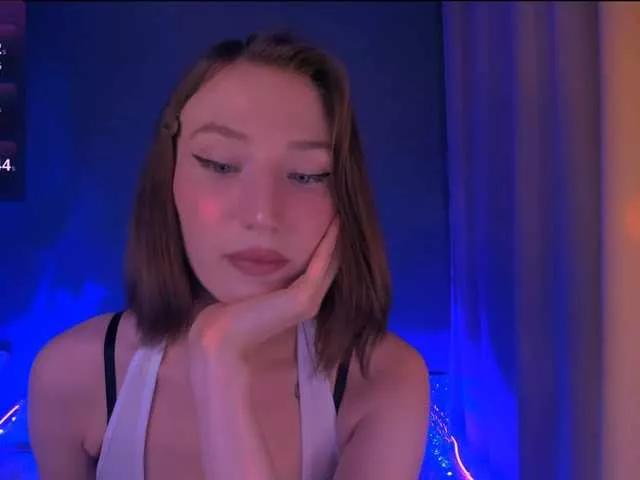 ellaamber from BongaCams