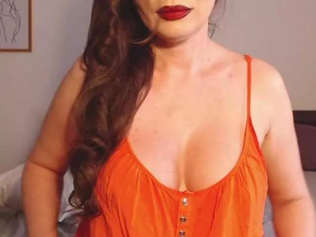 ellaine from BongaCams