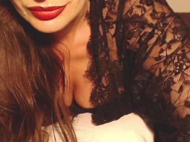 ellaine from BongaCams