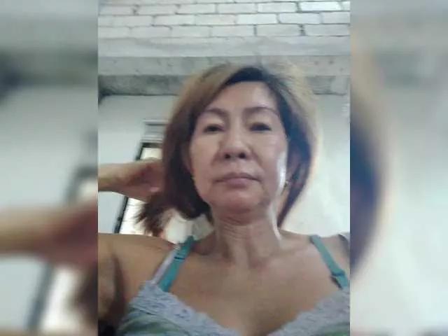EllaStar from BongaCams