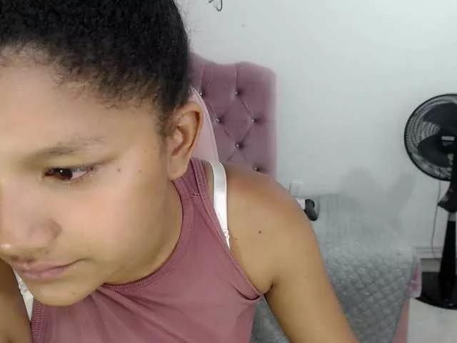 elly-willis from BongaCams