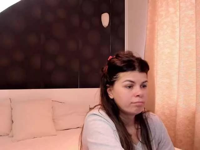 ELLY2 from BongaCams